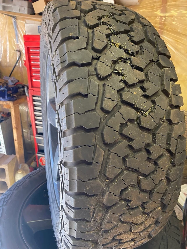 LT 275/60 R20, dovoz Kanada — foto 3 z 3