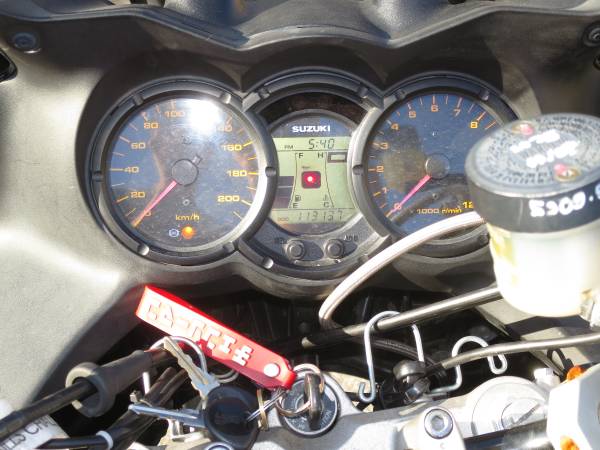 2009 Suzuki, dovoz Kanada — foto 2 z 11