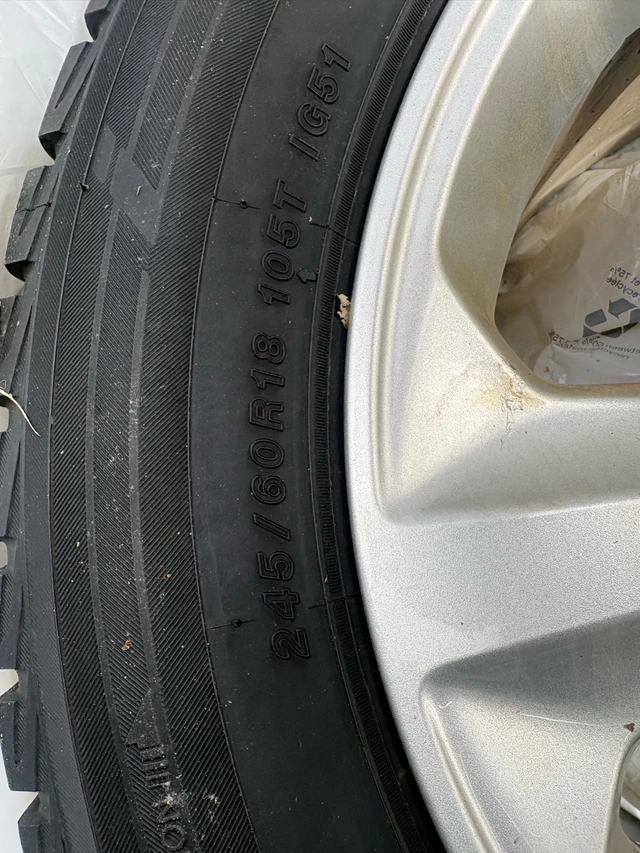 Yokohama Ice Guard 245/60/R18 tires and rims (2017 Ford Edge), dovoz Kanada — foto 4 z 5