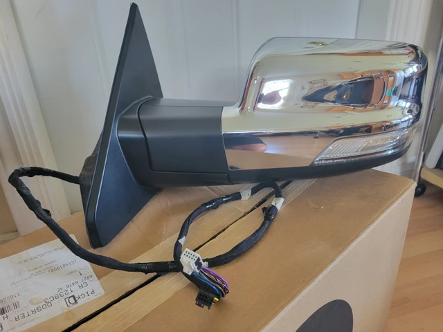 OE Mopar levý Mirror | Save $500 | 2019-22 Ram 1500, dovoz Kanada — foto 2 z 5