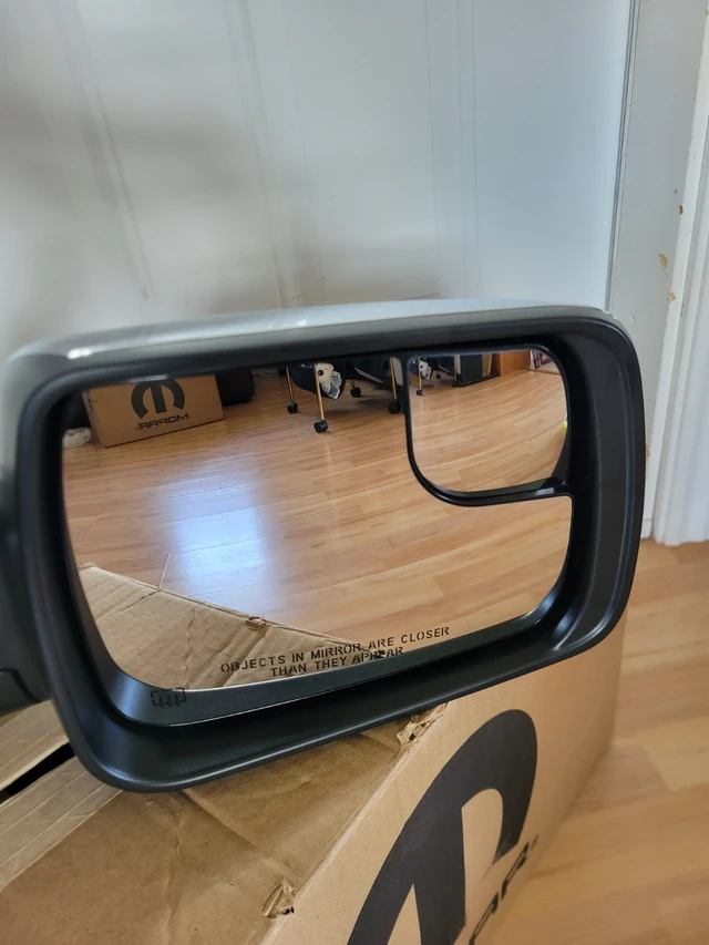 OE Mopar levý Mirror | Save $500 | 2019-22 Ram 1500, dovoz Kanada — foto 5 z 5