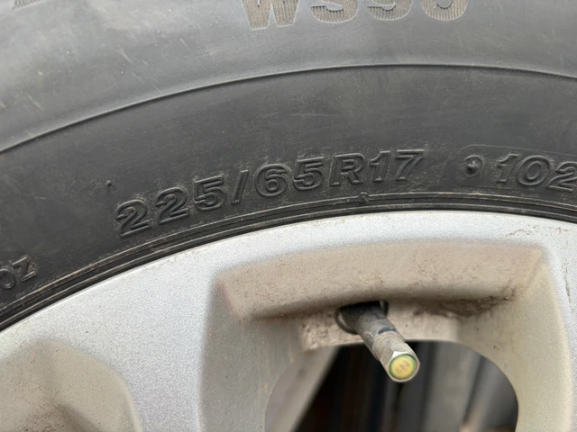 225/65R17 snow tires, dovoz Kanada — foto 4 z 4