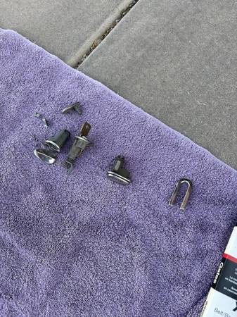 1957 Ford Thunderbird Parts, dovoz USA — foto 2 z 3