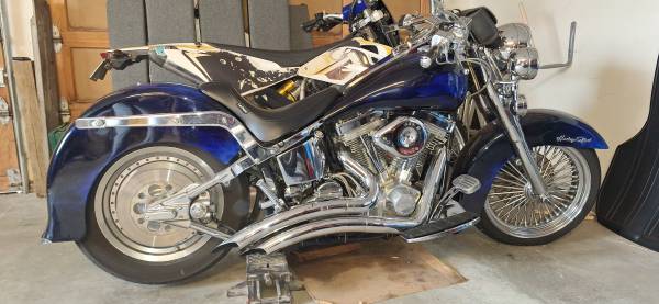 Harley-Davidson, dovoz Kanada — foto 2 z 5