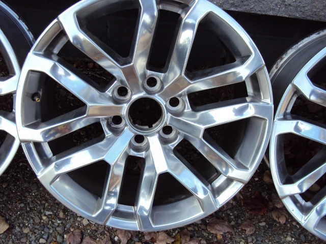OE Gm 1500 Aluminum Wheels, dovoz Kanada — foto 3 z 5