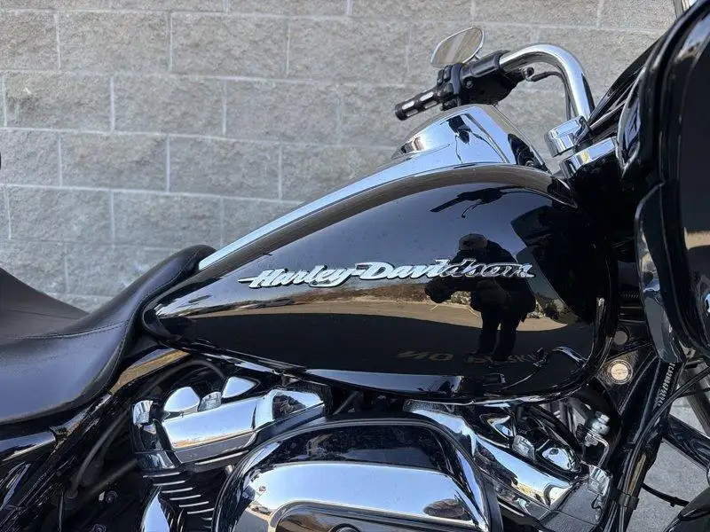 2017 Harley-Davidson Unspecified, černá, dovoz Kanada — foto 4 z 12