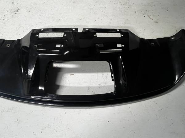 First Gen Audi R8 Lower Diffuser /bottom zadní Spoiler OE #420807521, dovoz USA — foto 2 z 12