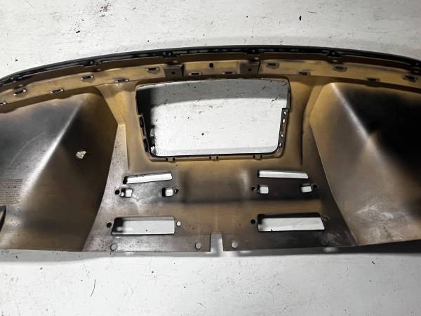 First Gen Audi R8 Lower Diffuser /bottom zadní Spoiler OE #420807521, dovoz USA — foto 8 z 12
