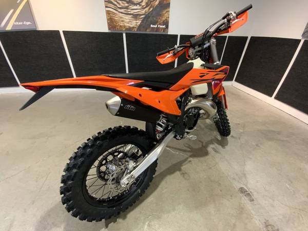 2026 KTM, dovoz Kanada — foto 5 z 7