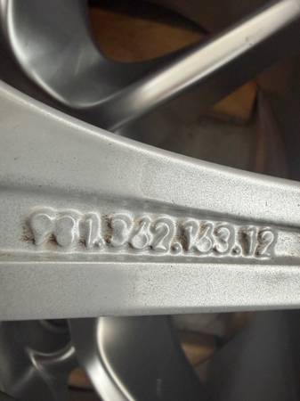 Porsche Cayman 981 GTS OE 20” Wheels + Tires, dovoz USA — foto 10 z 10