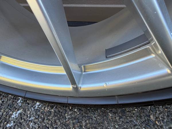 Porsche Cayman 981 GTS OE 20” Wheels + Tires, dovoz USA — foto 4 z 10