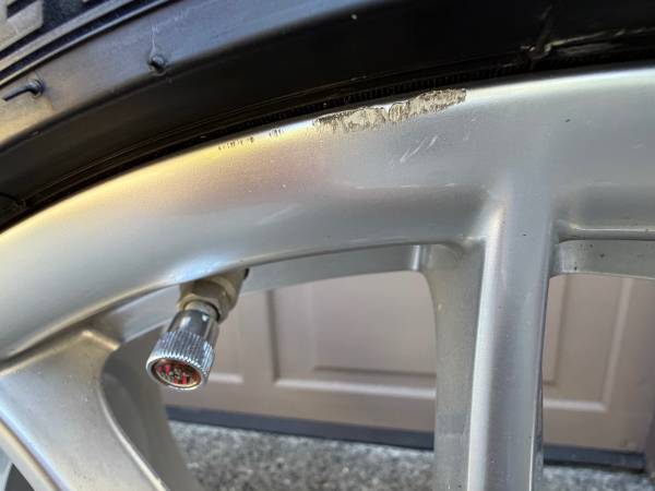 Porsche Cayman 981 GTS OE 20” Wheels + Tires, dovoz USA — foto 5 z 10