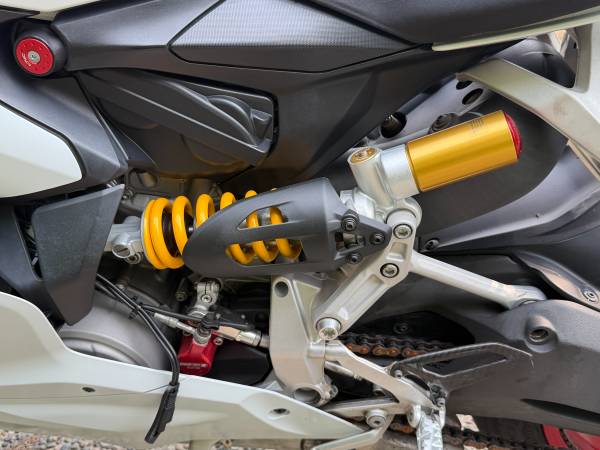 2015 Ducati, dovoz Kanada — foto 10 z 12