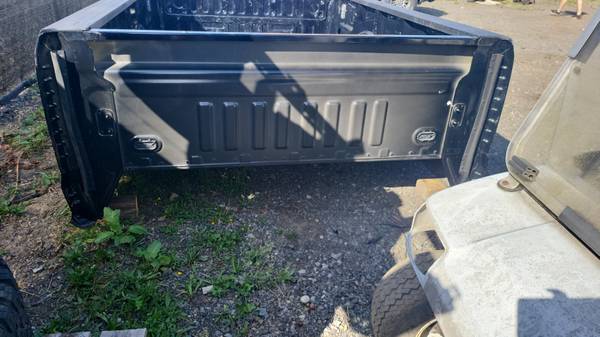 17-22 Ford F350 8' Bed Box Dually w/h 5th Wheel Holes&Tail Gate OE, dovoz USA — foto 2 z 6