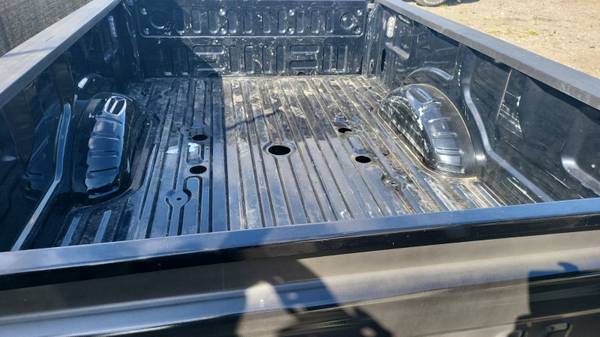 17-22 Ford F350 8' Bed Box Dually w/h 5th Wheel Holes&Tail Gate OE, dovoz USA — foto 3 z 6