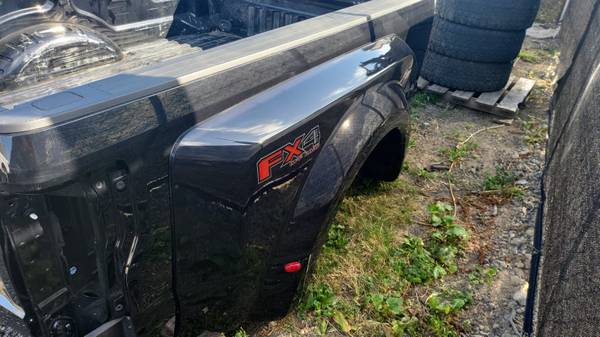 17-22 Ford F350 8' Bed Box Dually w/h 5th Wheel Holes&Tail Gate OE, dovoz USA — foto 4 z 6