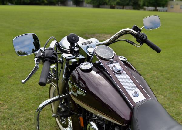 1998 Harley-Davidson, dovoz Kanada — foto 3 z 7