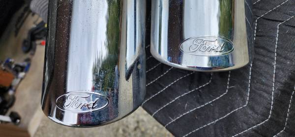Super Duty 7.3l Sport Exhaust - Chrome Tips - Dual Side Exit, dovoz USA — foto 3 z 3