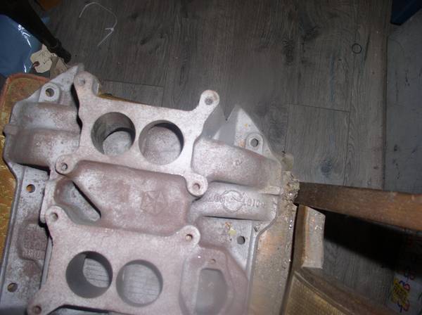 Mopar 440 six pack cast iron manifold 1970 gtx cuda challenger, dovoz USA — foto 2 z 4