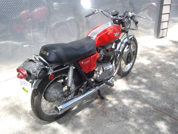 Classic BSA Lightning, dovoz Kanada — foto 2 z 3