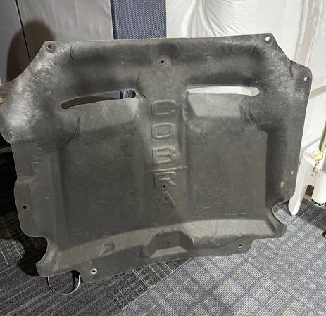 03-04 Ford Mustang SVT Cobra OE kapota Insulator Blanket w/ Push Tabs, dovoz USA — foto 2 z 12