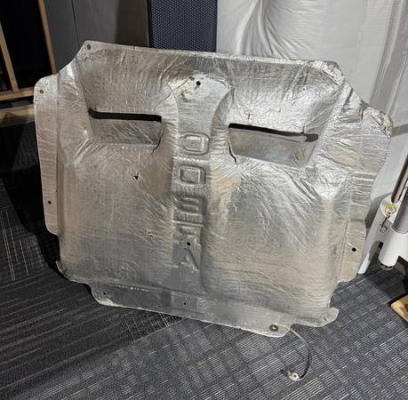 03-04 Ford Mustang SVT Cobra OE kapota Insulator Blanket w/ Push Tabs, dovoz USA — foto 8 z 12