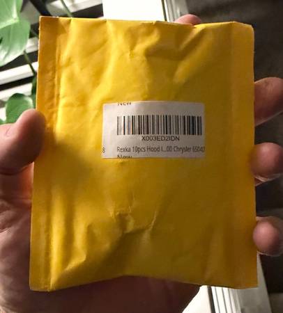 03-04 Ford Mustang SVT Cobra OE kapota Insulator Blanket w/ Push Tabs, dovoz USA — foto 9 z 12