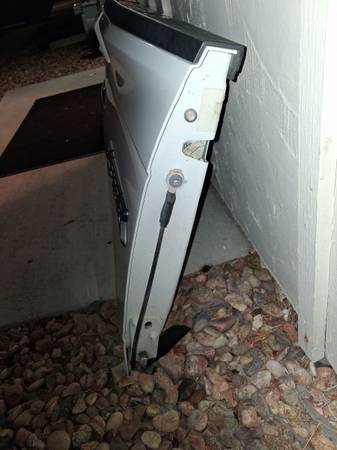2015-2020 ford f150 raptor tailgate w/flex step applique OE, dovoz USA — foto 2 z 4