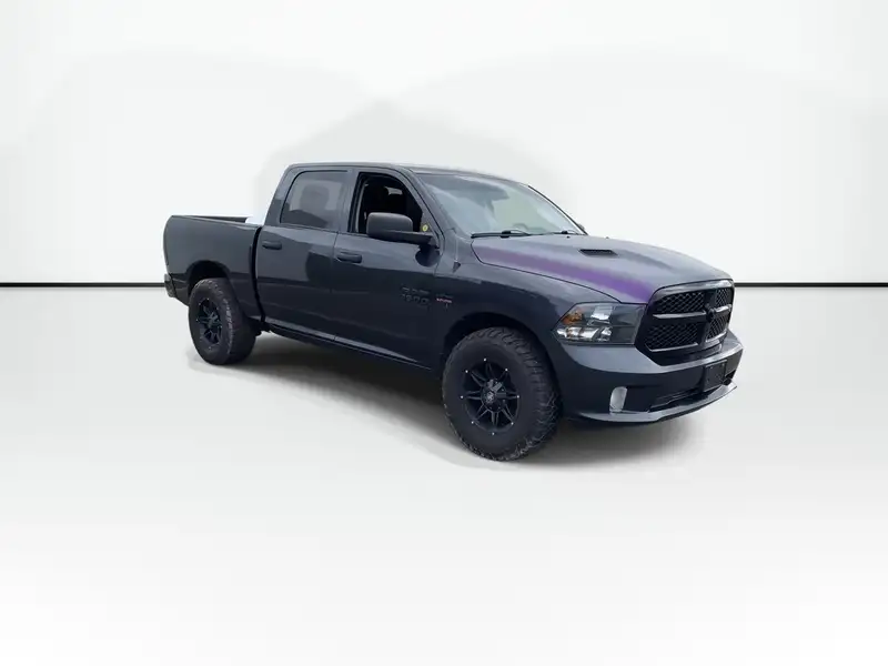 2019 RAM 1500 EXPRESS | BLUETOOTH | KEYLESS |, modrá, 115 245 km, dovoz Kanada — foto 2 z 12