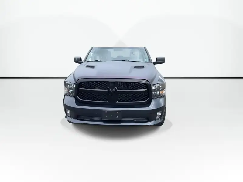 2019 RAM 1500 EXPRESS | BLUETOOTH | KEYLESS |, modrá, 115 245 km, dovoz Kanada — foto 3 z 12