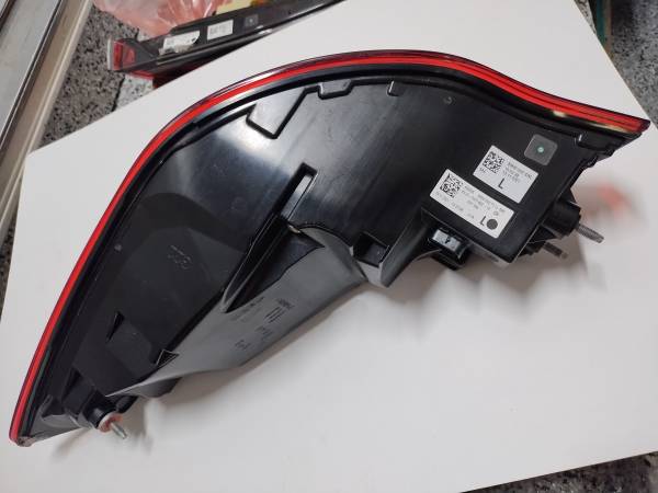 BMW OEM 4 Series Tail Light Set (4 pcs.), 2021-2025 models, like new., dovoz USA — foto 11 z 12