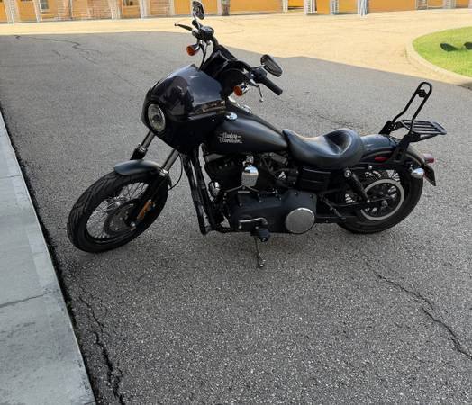 2013 Harley-Davidson, dovoz Kanada — foto 1 z 7 2013 Harley-Davidson, dovoz Kanada — foto 1 z 7