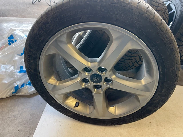 Ford Fusion 2013+ tires and rims, one damaged, dovoz Kanada — foto 2 z 5