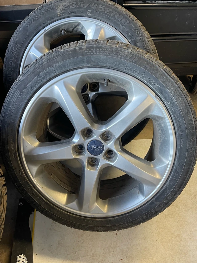 Ford Fusion 2013+ tires and rims, one damaged, dovoz Kanada — foto 4 z 5