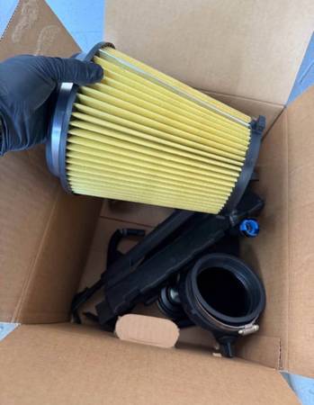 2025 Raptor R supercharger, 500 miles, dovoz USA — foto 4 z 4