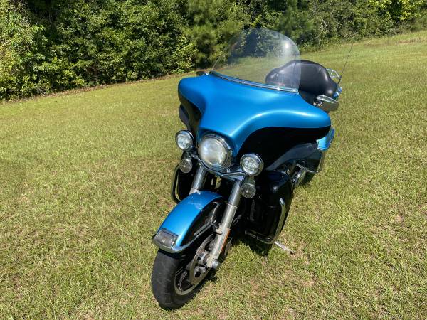 2011 Harley-Davidson, dovoz USA — foto 11 z 12