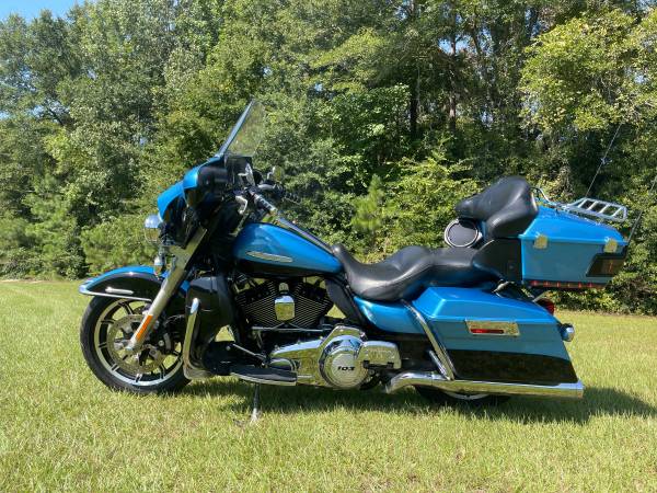 2011 Harley-Davidson, dovoz USA — foto 9 z 12