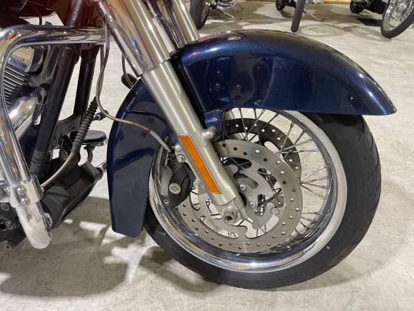 2012 Harley-Davidson, dovoz USA — foto 11 z 12