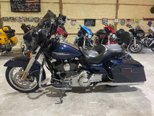 2012 Harley-Davidson, dovoz USA — foto 4 z 12