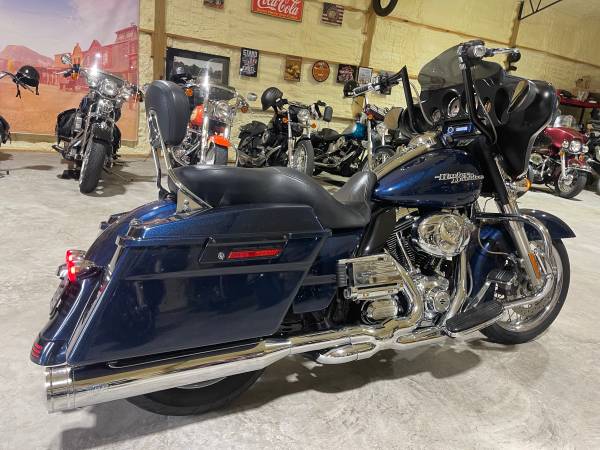 2012 Harley-Davidson, dovoz USA — foto 7 z 12