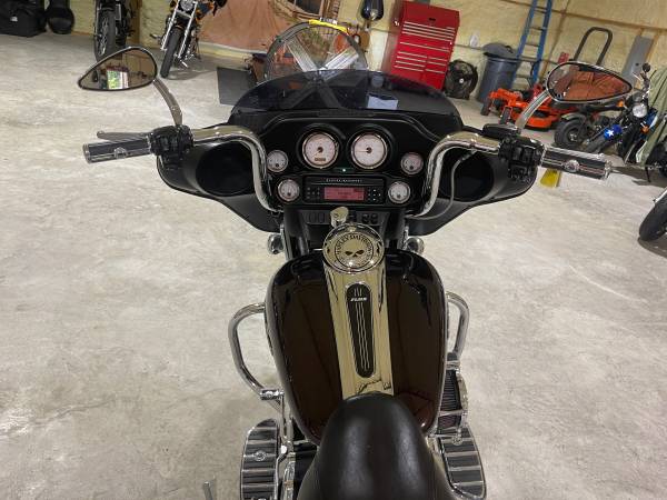 2011 Harley-Davidson, dovoz USA — foto 10 z 12