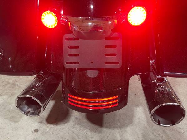 2011 Harley-Davidson, dovoz USA — foto 9 z 12