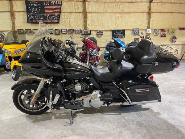 2016 Harley-Davidson, dovoz USA — foto 2 z 12
