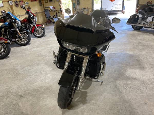 2016 Harley-Davidson, dovoz USA — foto 4 z 12