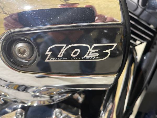 2016 Harley-Davidson, dovoz USA — foto 8 z 12
