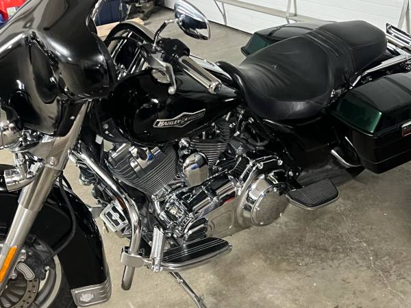 2007 Harley-Davidson, dovoz USA — foto 3 z 8