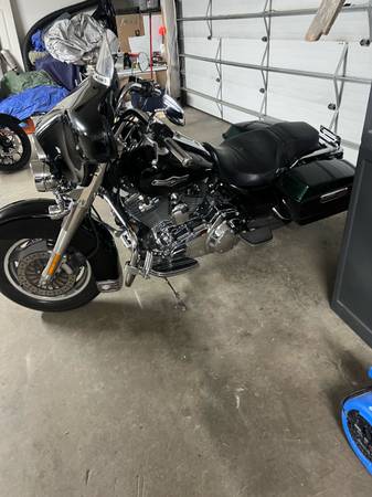2007 Harley-Davidson, dovoz USA — foto 5 z 8