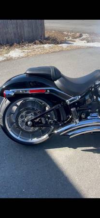 2023 Harley-Davidson, dovoz USA — foto 3 z 4