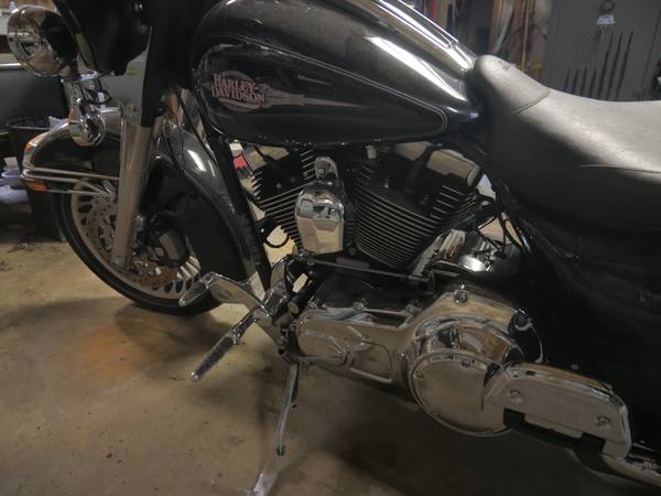2009 Harley-Davidson, dovoz USA — foto 6 z 10