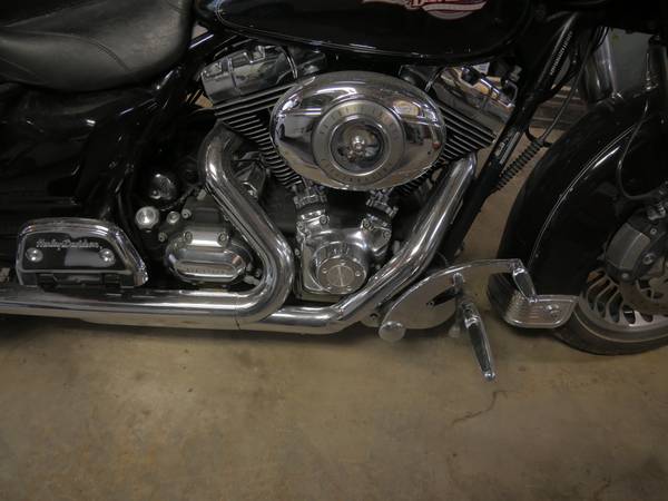 2009 Harley-Davidson, dovoz USA — foto 8 z 10